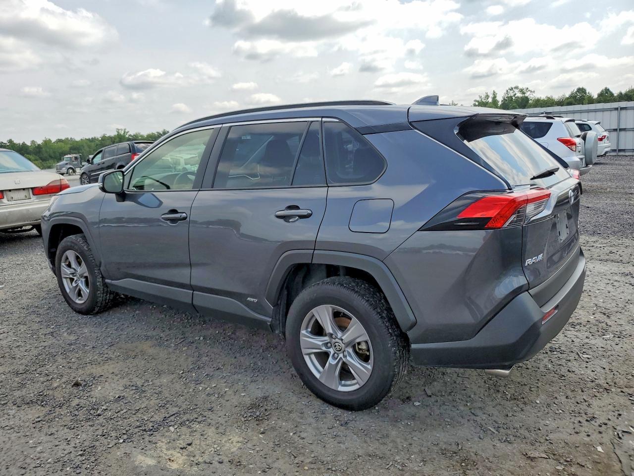 2025 TOYOTA RAV4 LE — снимка 2