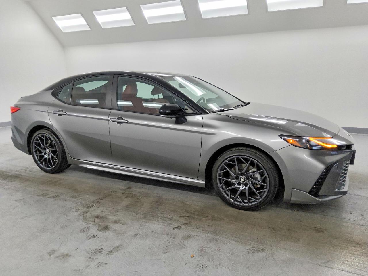 2025 TOYOTA CAMRY XSE — снимка 4