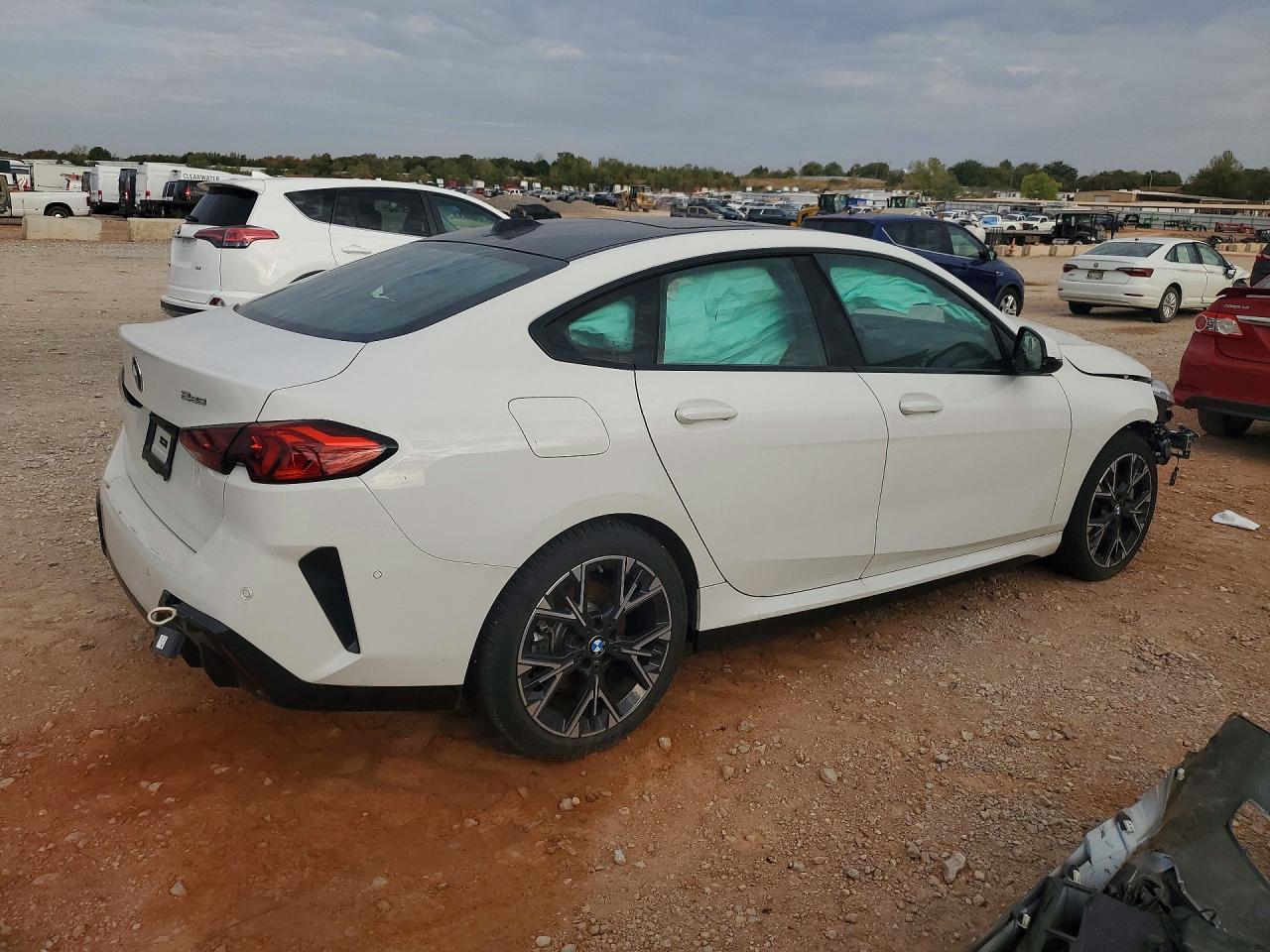 2025 BMW 228XI — снимка 3