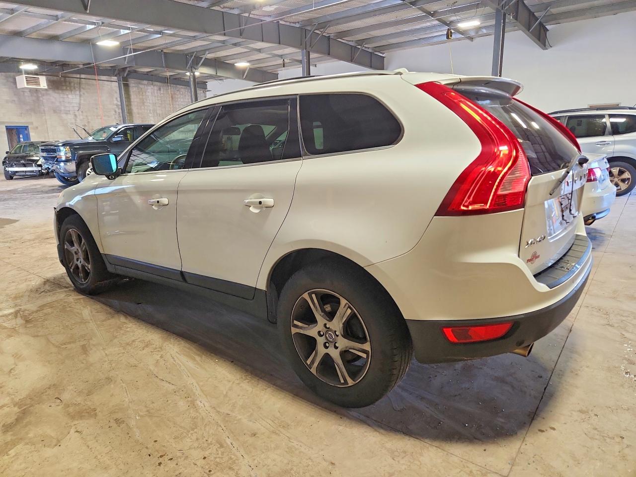 2013 VOLVO XC60 T6 — снимка 2