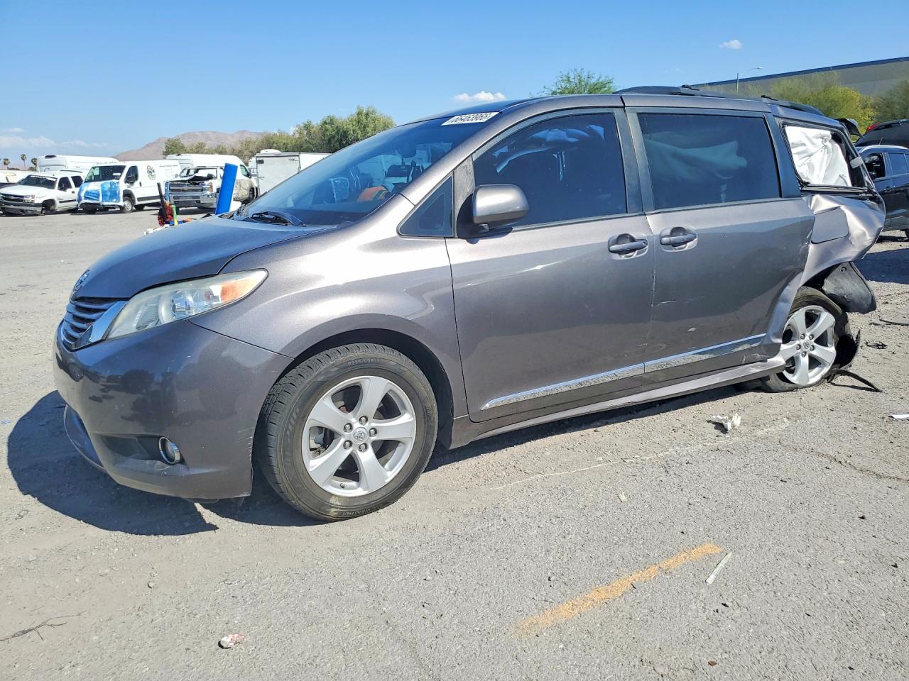 2017 TOYOTA SIENNA LE