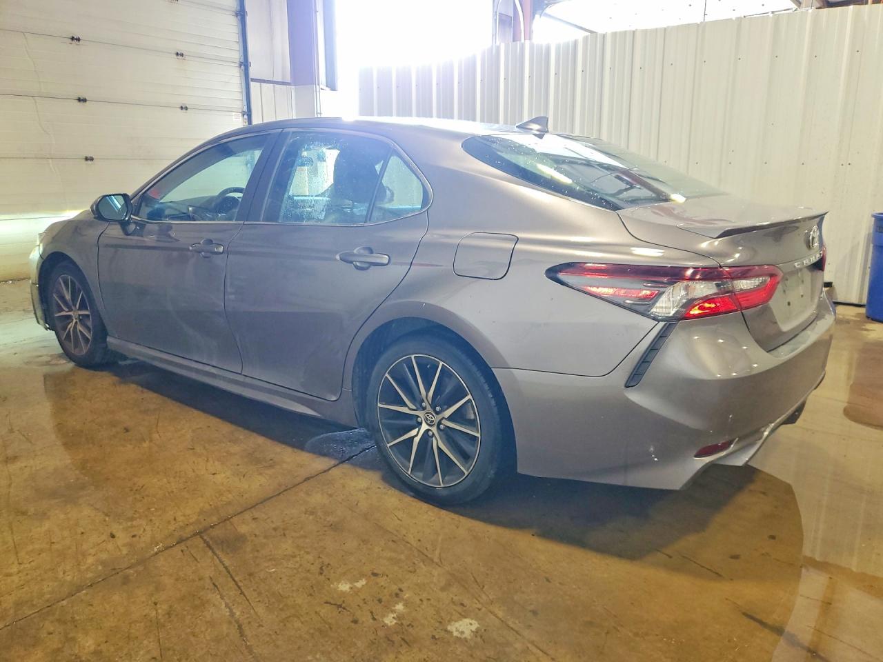 2021 TOYOTA CAMRY SE — снимка 2
