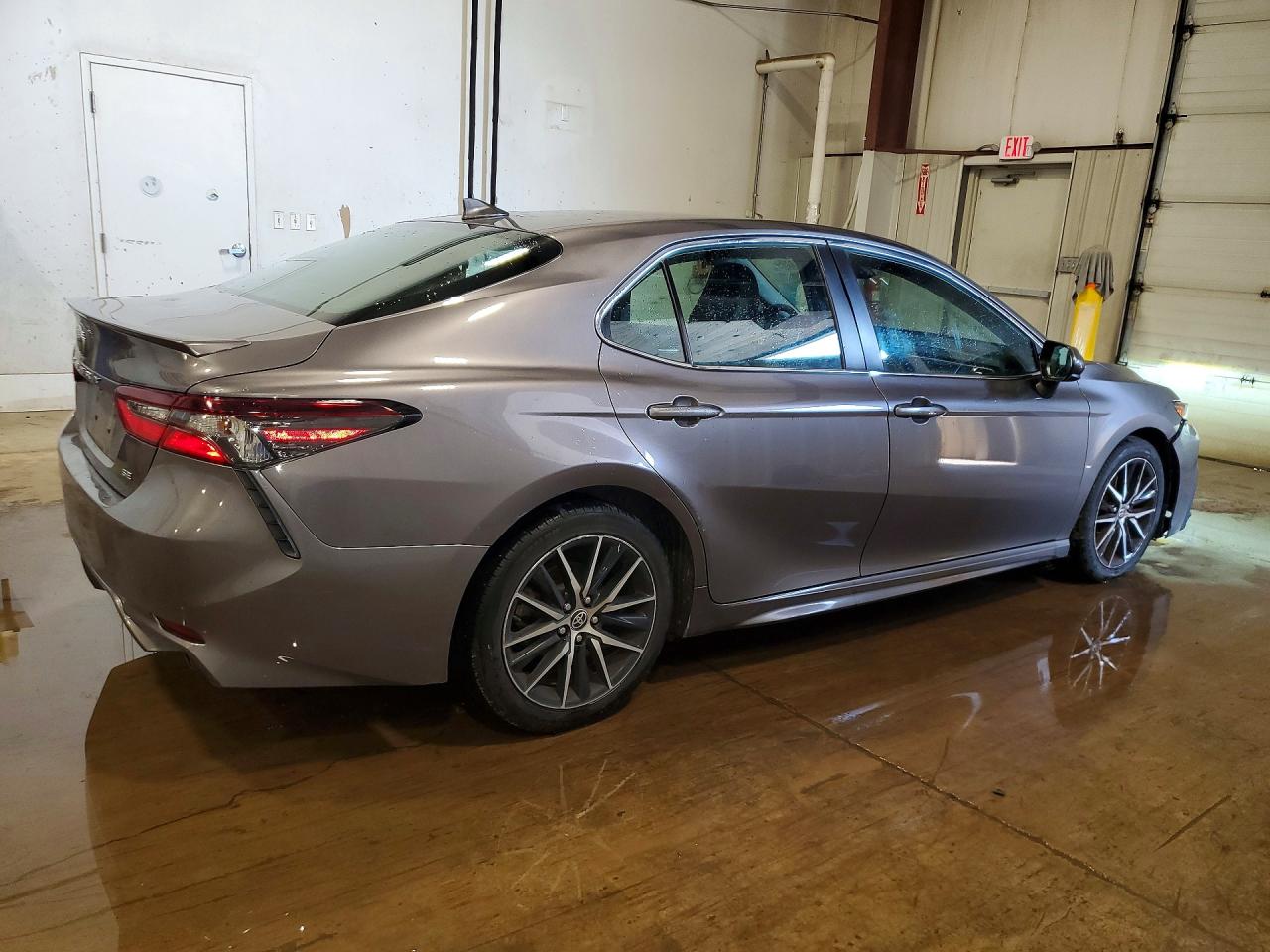 2021 TOYOTA CAMRY SE — снимка 3
