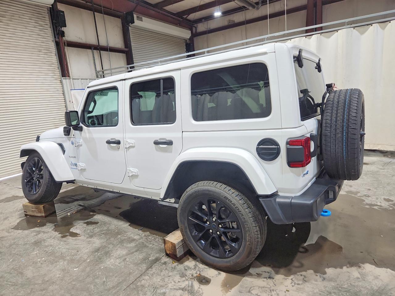 2024 JEEP WRANGLER SAHARA 4XE — снимка 2