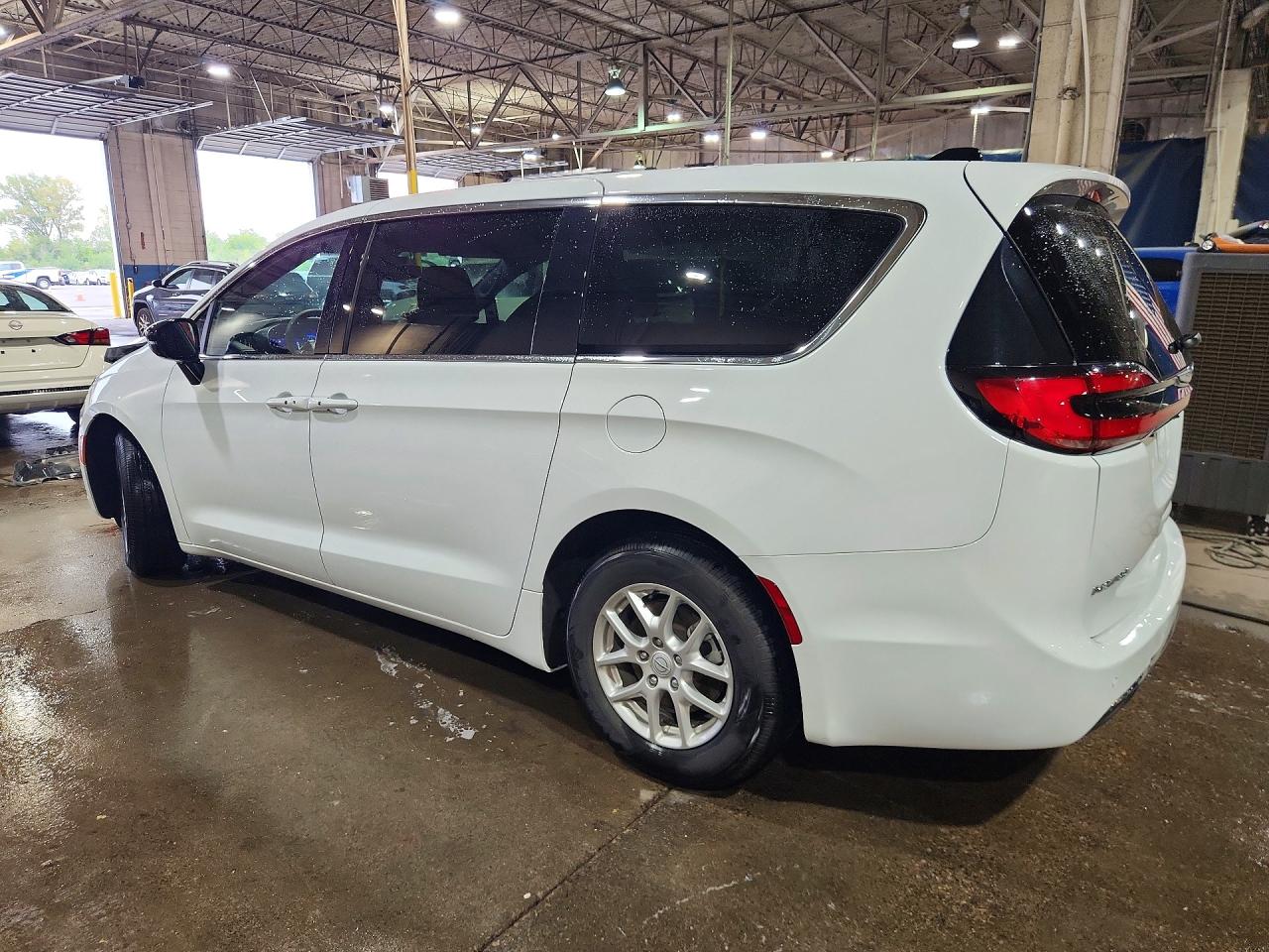 2026 CHRYSLER PACIFICA SELECT — снимка 2