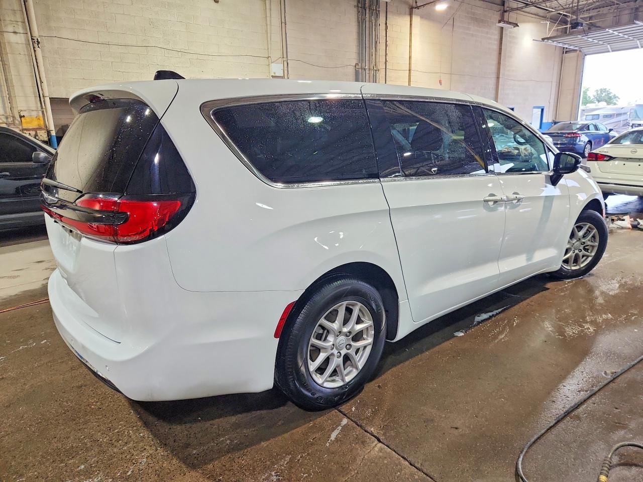 2026 CHRYSLER PACIFICA SELECT — снимка 3
