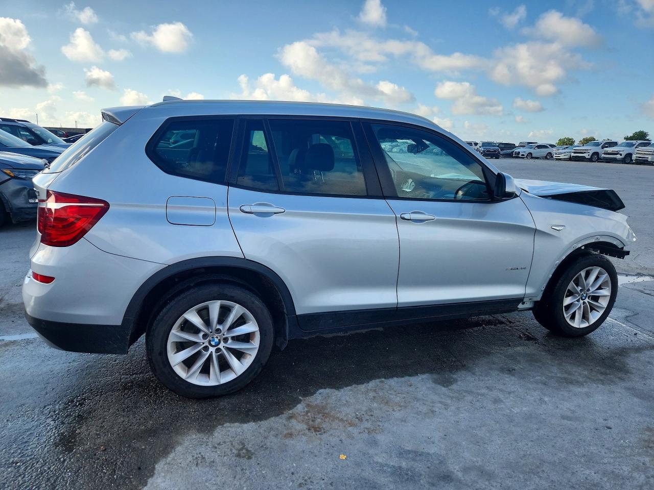 2017 BMW X3 SDRIVE28I — снимка 3