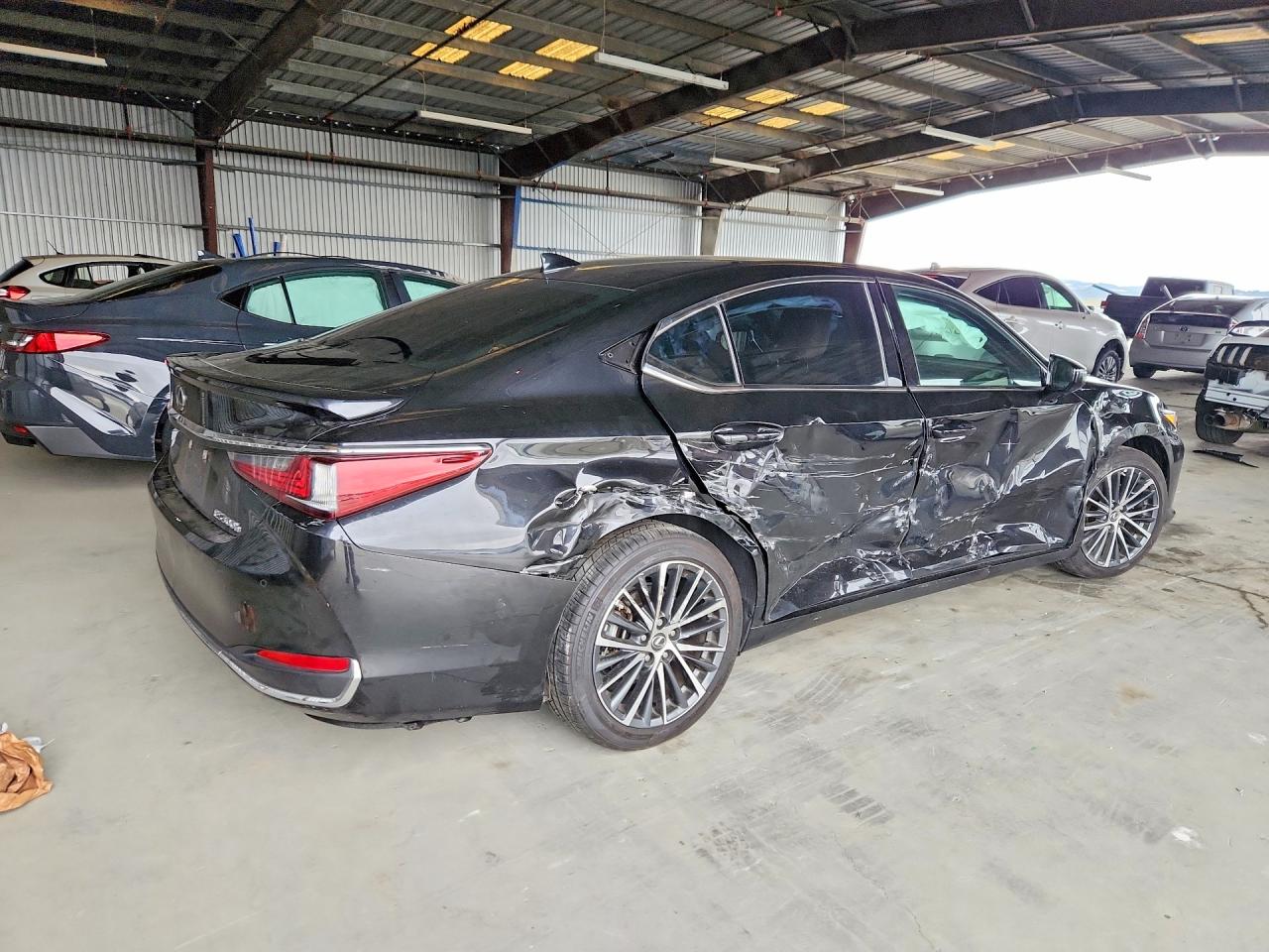 2025 LEXUS ES 300H BASE — снимка 3