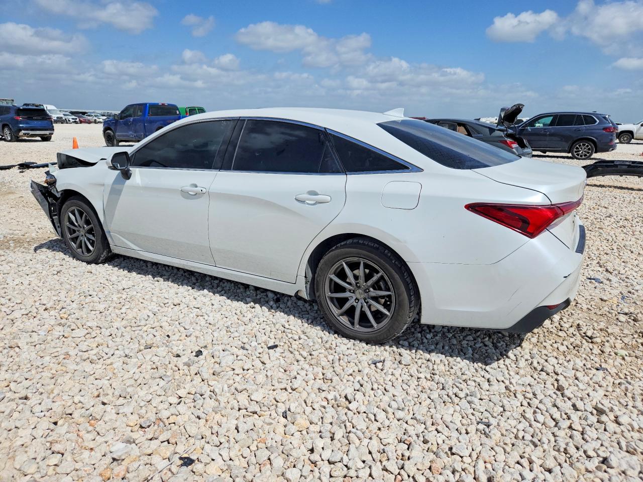 2021 TOYOTA AVALON XLE — снимка 2