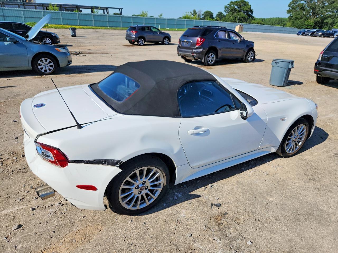 2017 FIAT 124 SPIDER CLASSICA — снимка 3