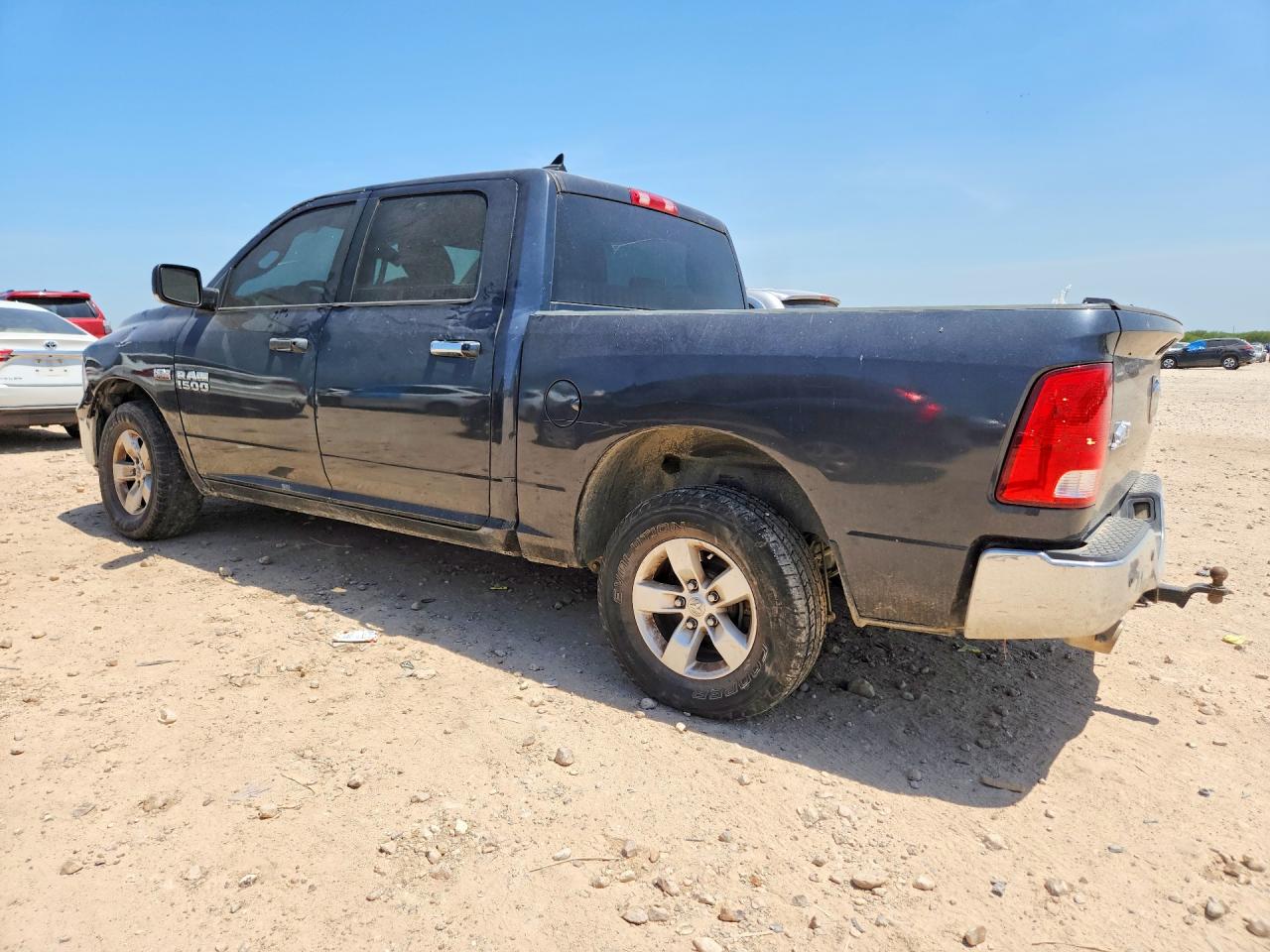 2017 RAM 1500 SLT — снимка 2