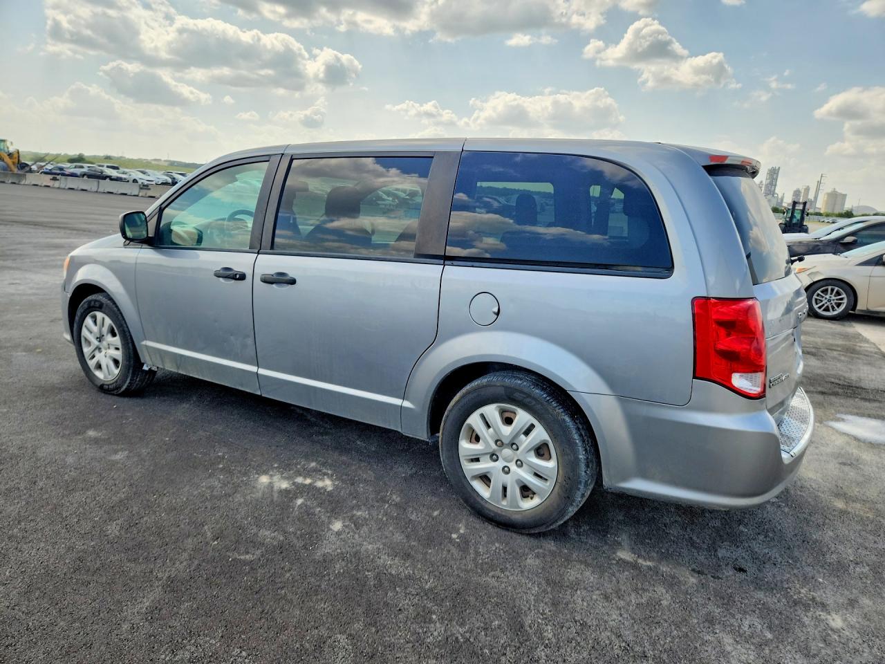 2020 DODGE GRAND CARAVAN SE — снимка 2