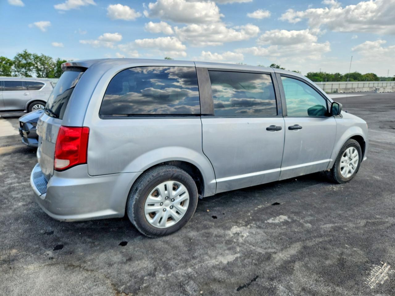2020 DODGE GRAND CARAVAN SE — снимка 3