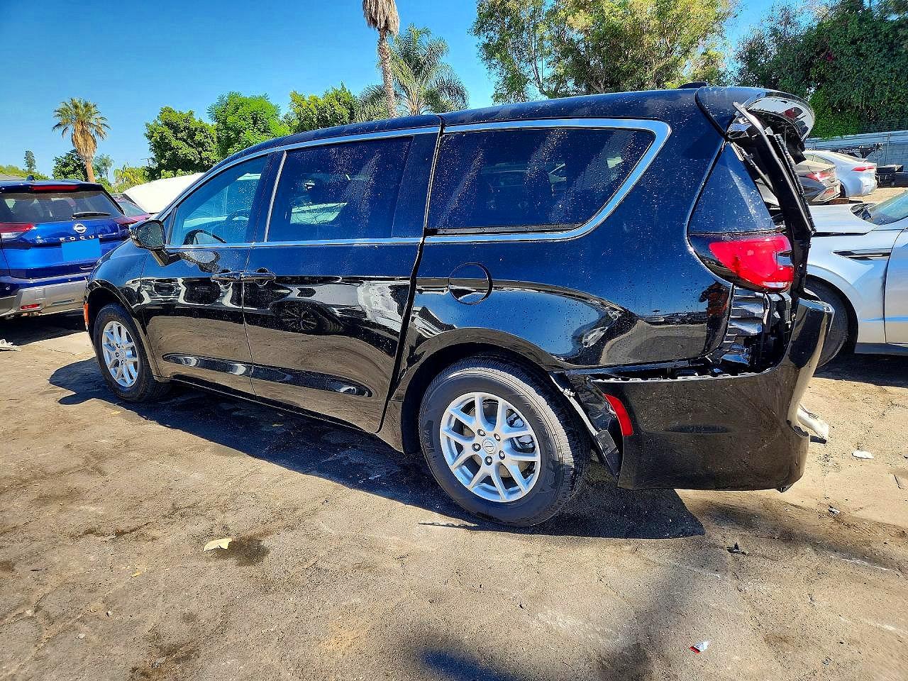 2026 CHRYSLER PACIFICA SELECT — снимка 2