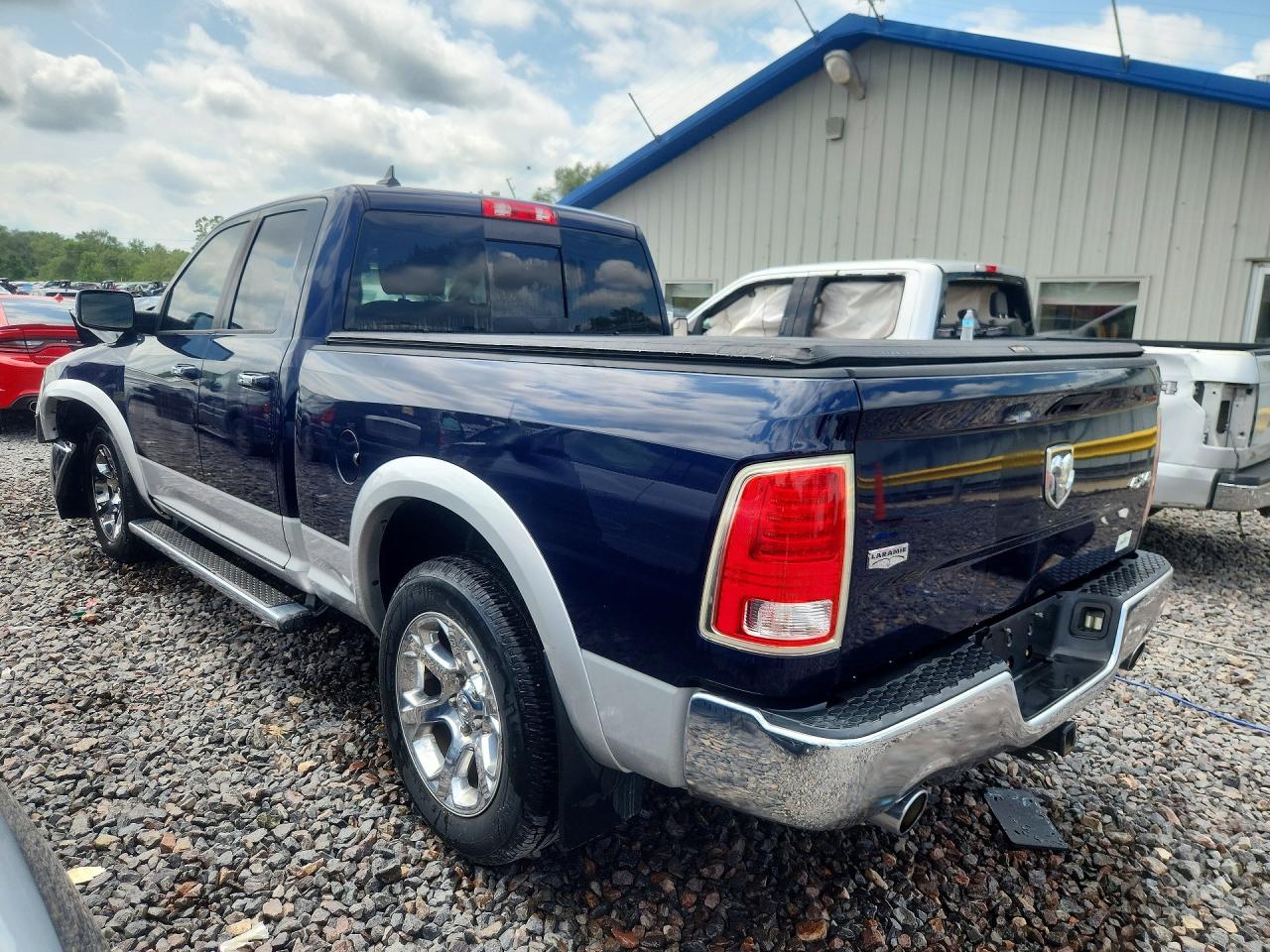 2015 RAM 1500 LARAMIE — снимка 2