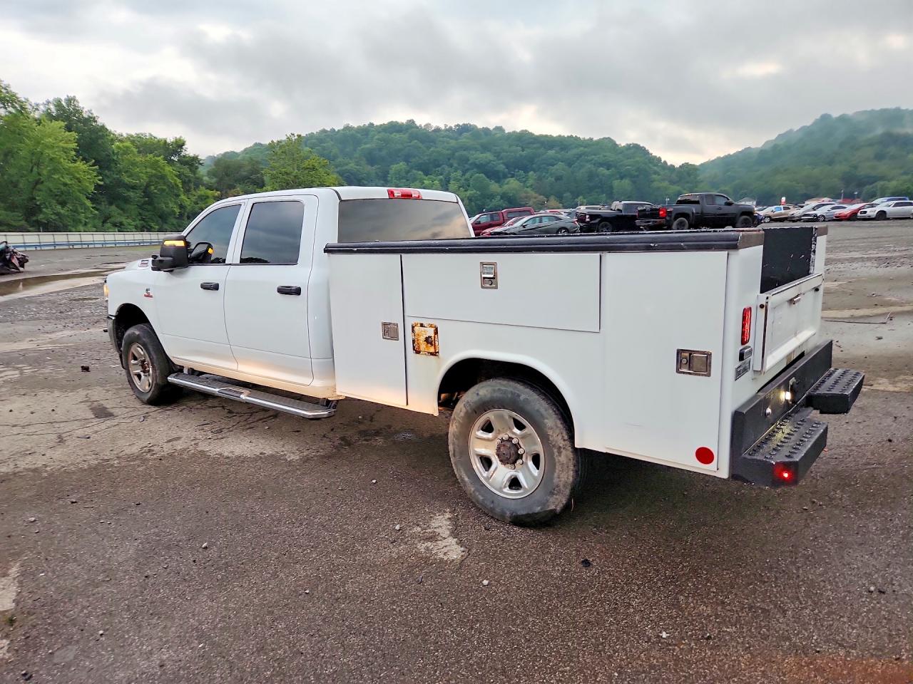 2024 RAM 3500 TRADESMAN — снимка 2