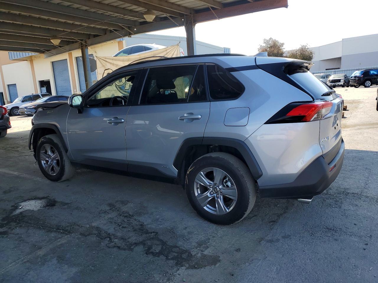 2025 TOYOTA RAV4 LE — снимка 2