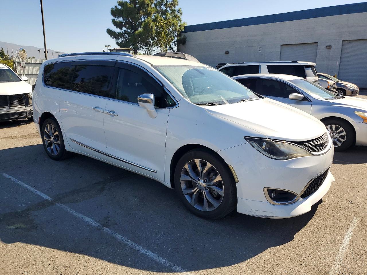 2018 CHRYSLER PACIFICA LIMITED — снимка 4