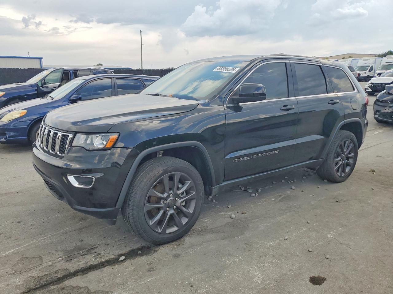 2022 JEEP GRAND CHEROKEE LAREDO E