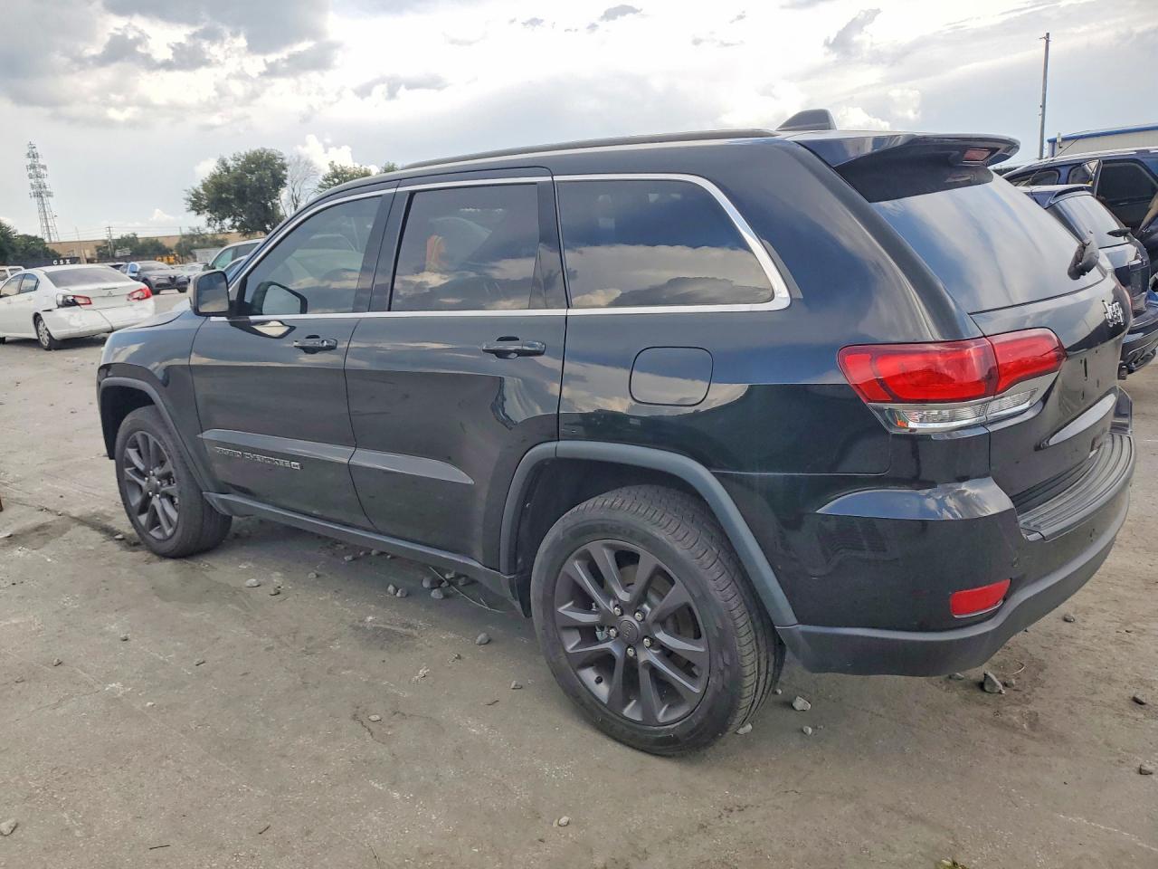 2022 JEEP GRAND CHEROKEE LAREDO E — снимка 2