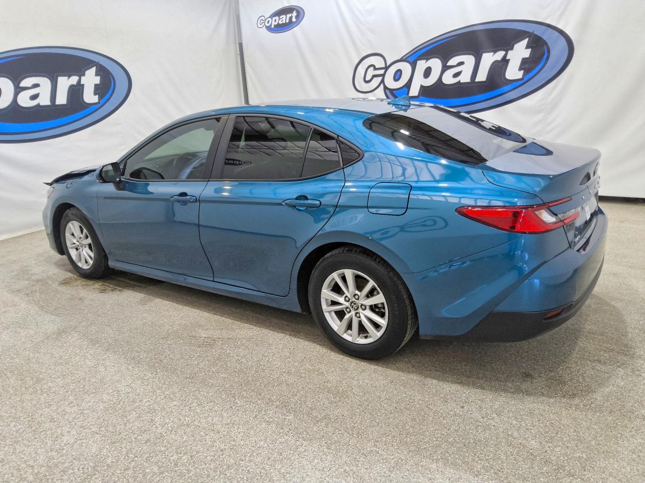 2025 TOYOTA CAMRY LE — снимка 2