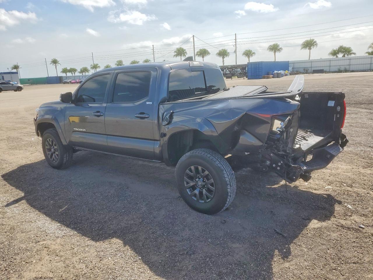2022 TOYOTA TACOMA SR5 V6 — снимка 2