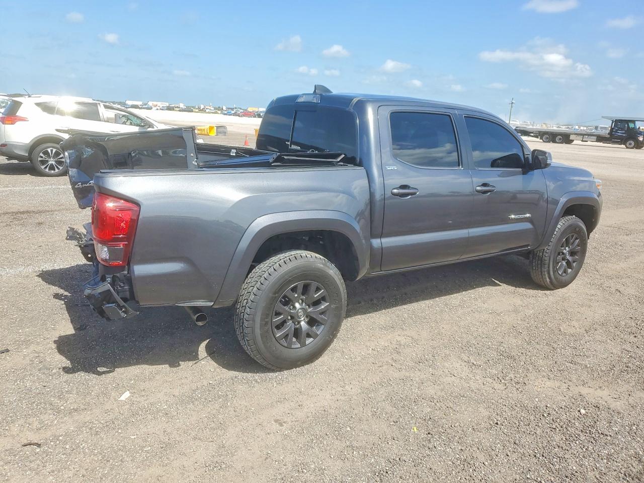 2022 TOYOTA TACOMA SR5 V6 — снимка 3