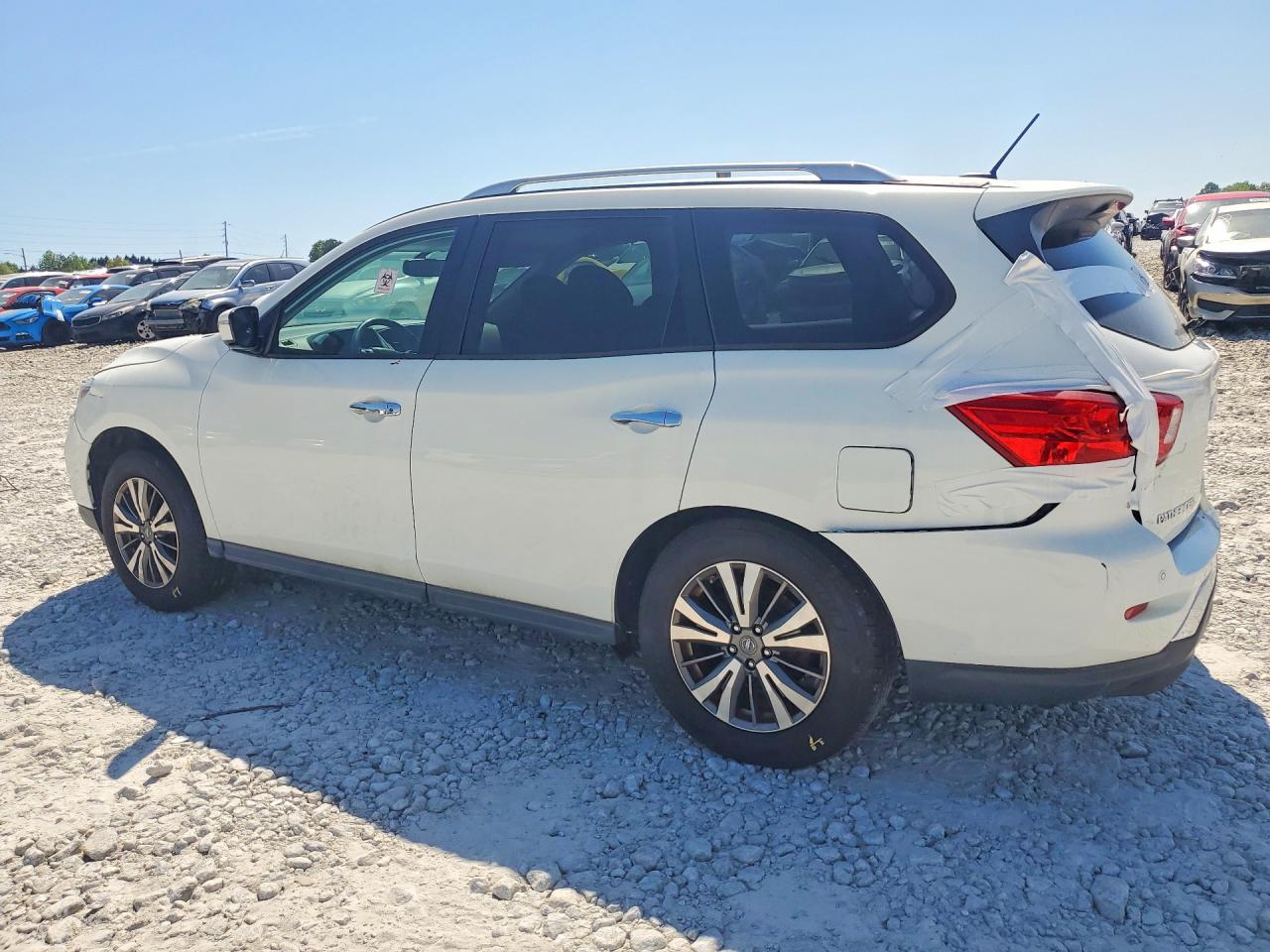 2017 NISSAN PATHFINDER SV — снимка 2