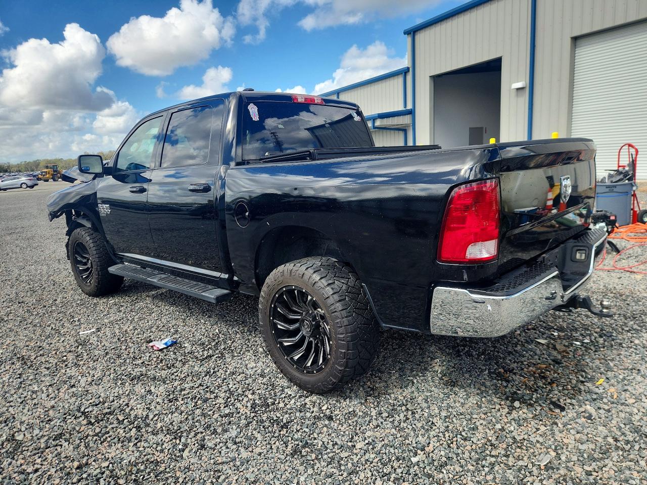 2021 RAM 1500 CLASSIC SLT — снимка 2