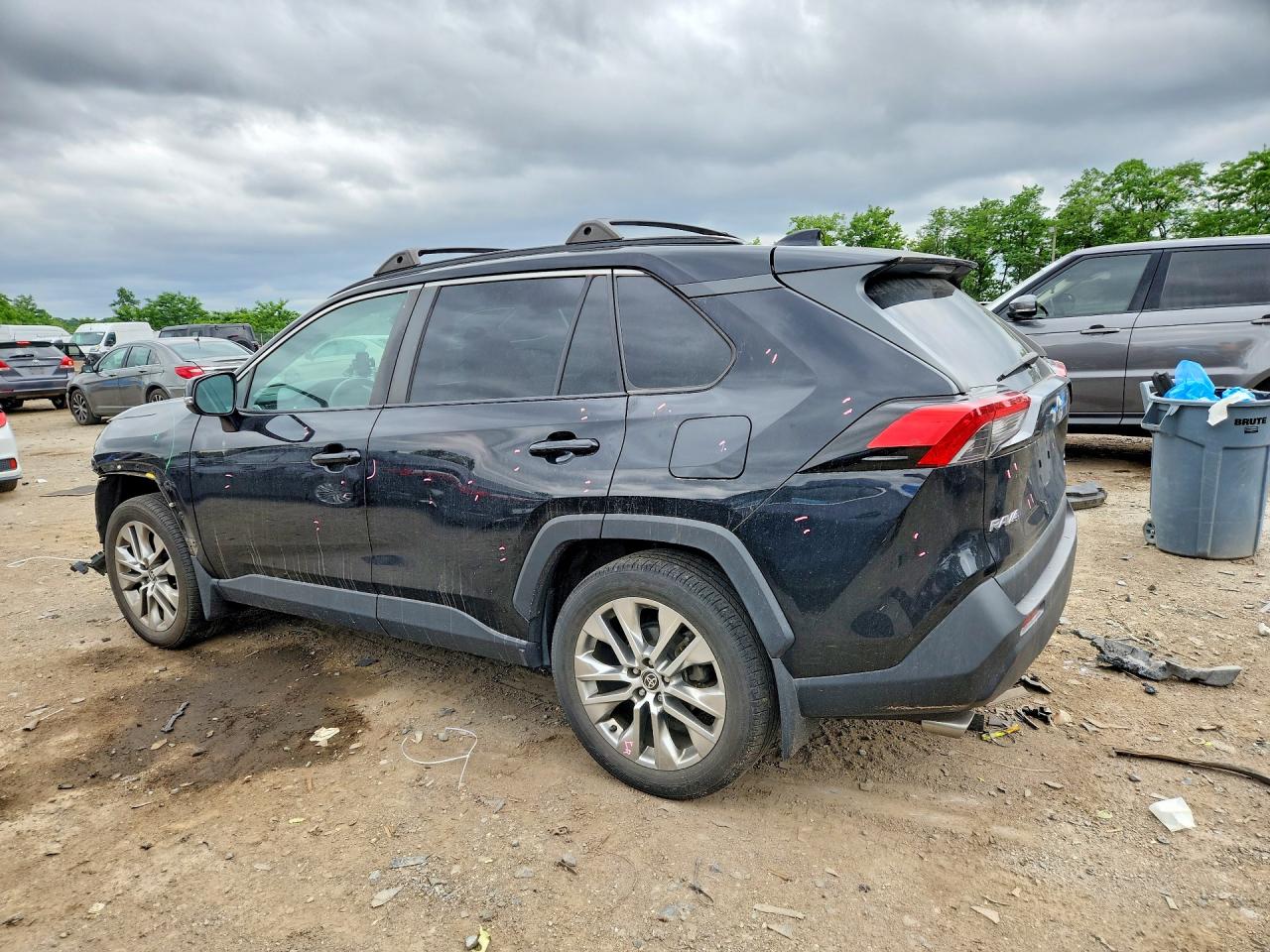 2021 TOYOTA RAV4 XLE PREMIUM — снимка 2