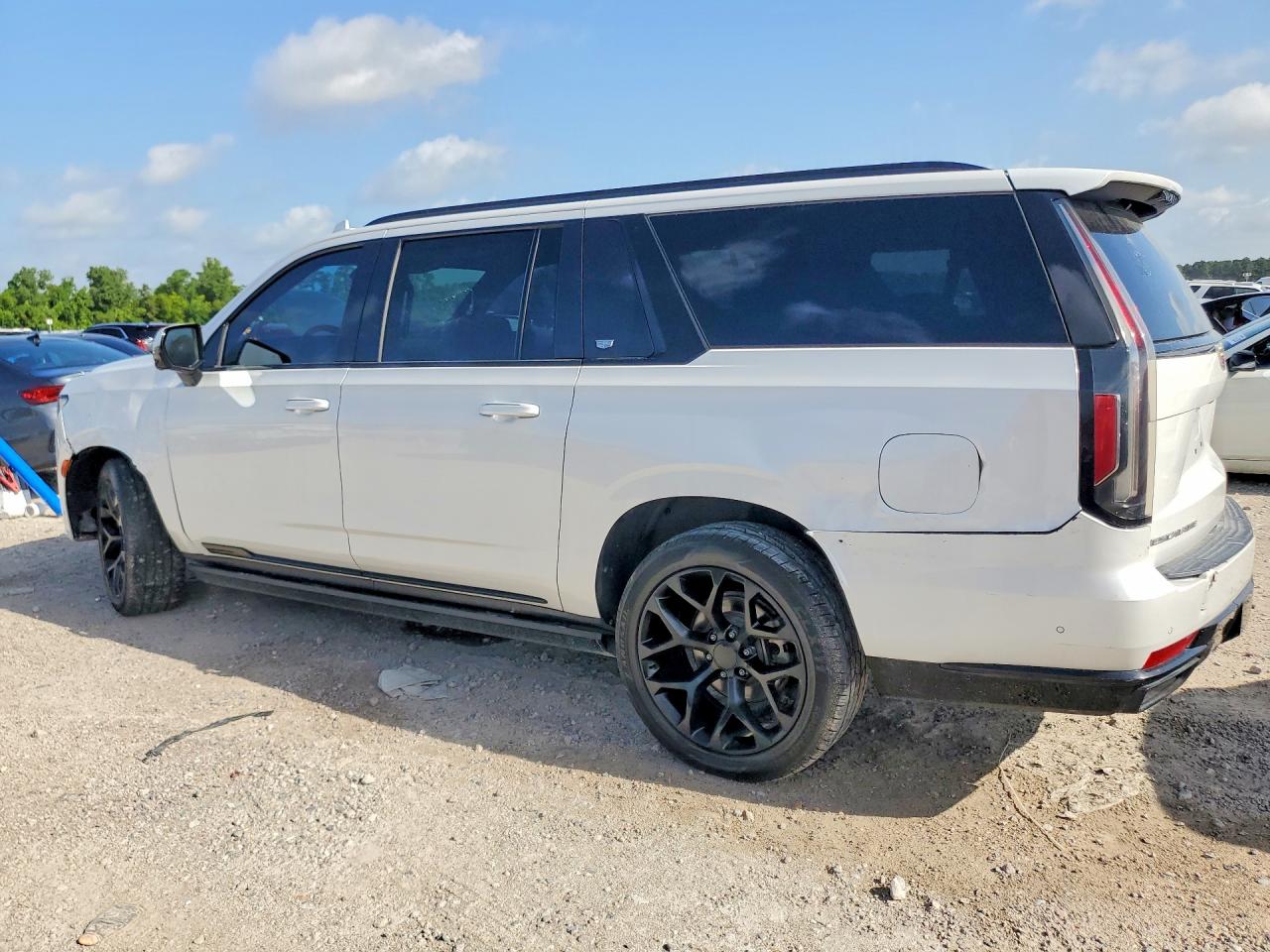 2021 CADILLAC ESCALADE ESV SPORT — снимка 2