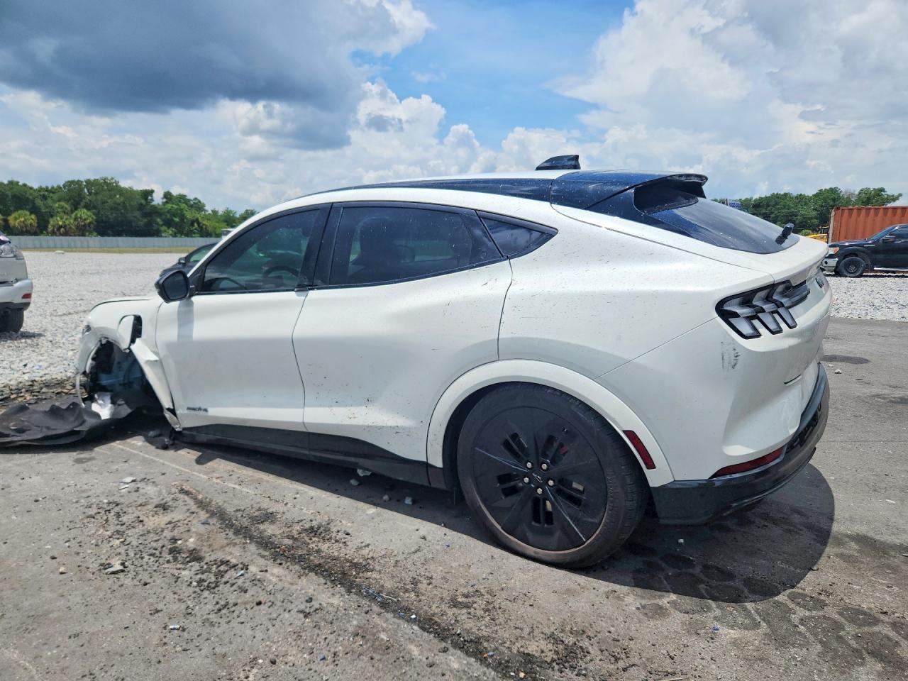 2025 FORD MUSTANG MACH-E GT — снимка 2