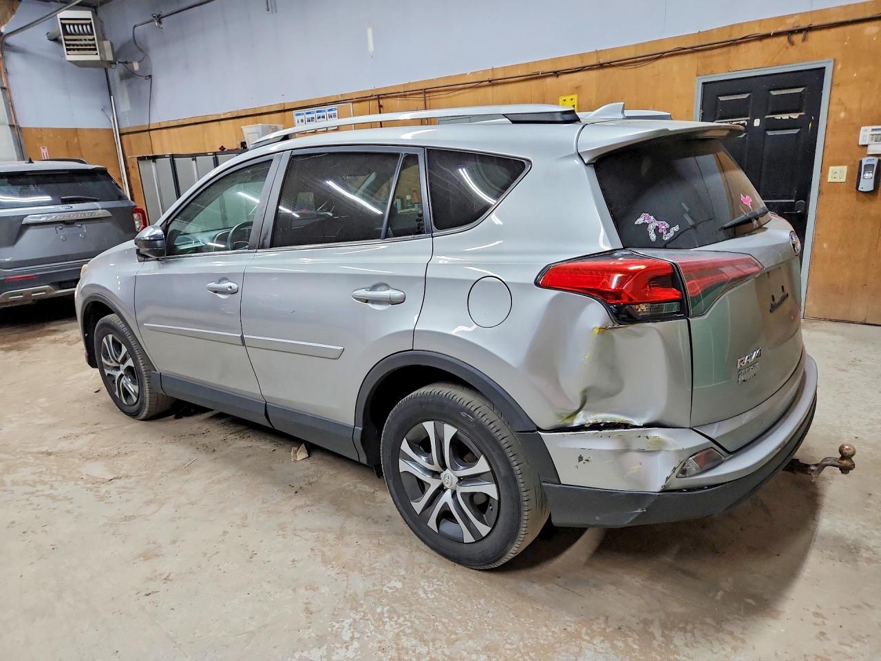 2017 TOYOTA RAV4 LE — снимка 2