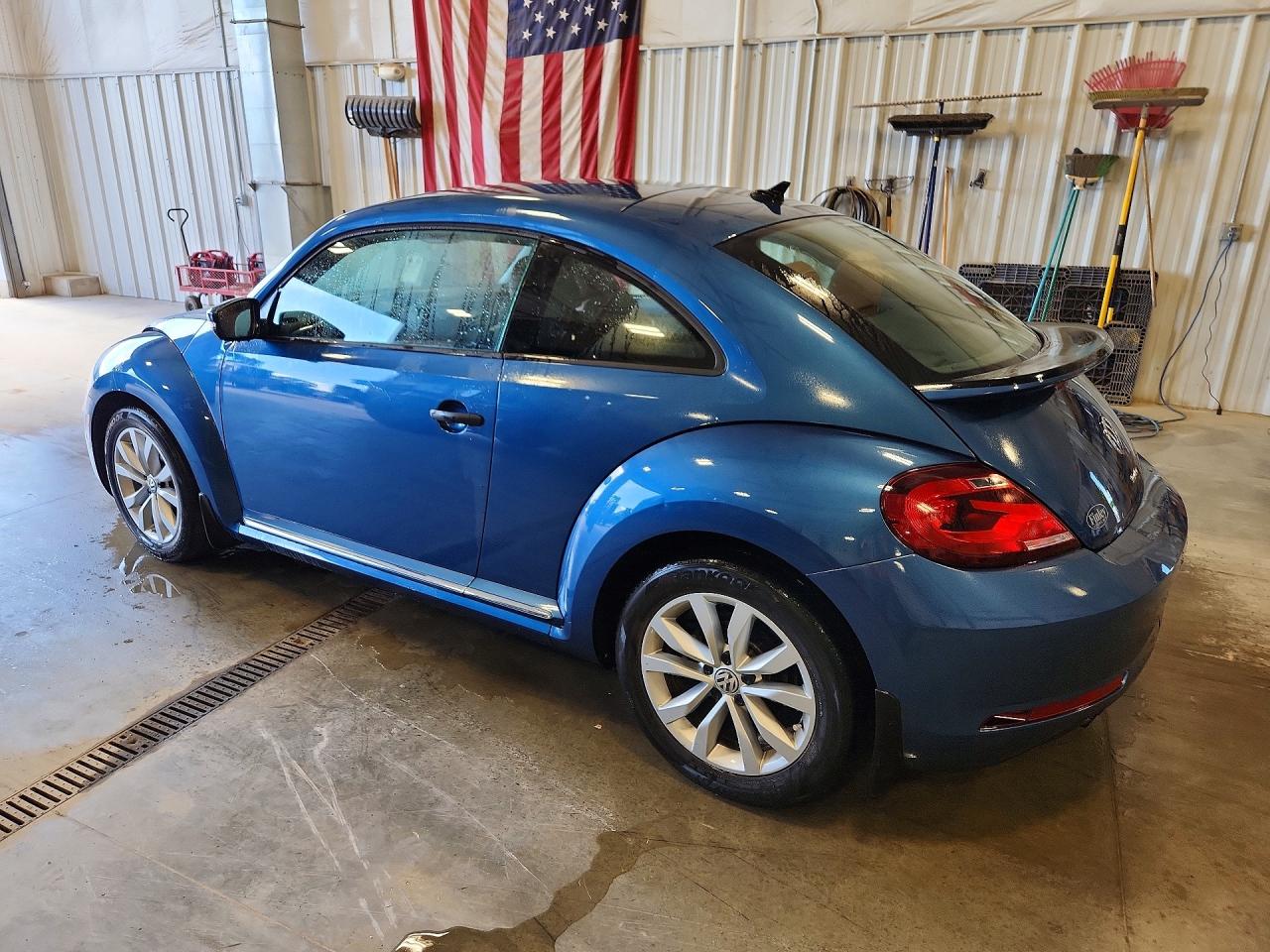 2017 VOLKSWAGEN BEETLE 1.8T — снимка 2