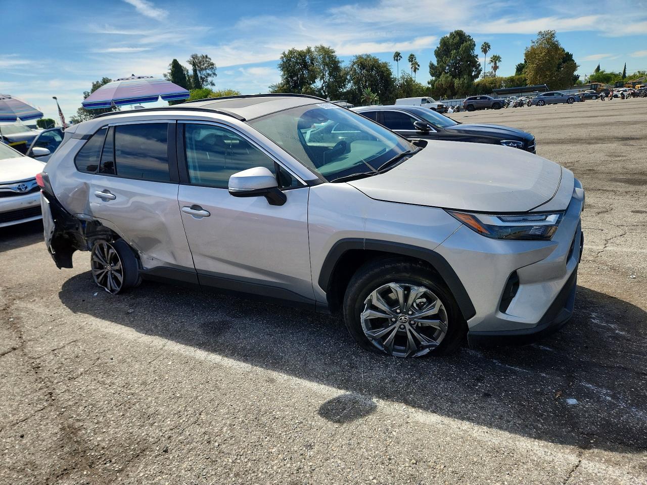 2024 TOYOTA RAV4 XLE PREMIUM — снимка 4