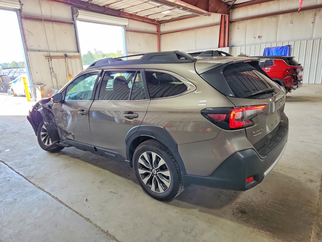 2023 SUBARU OUTBACK LIMITED — снимка 2