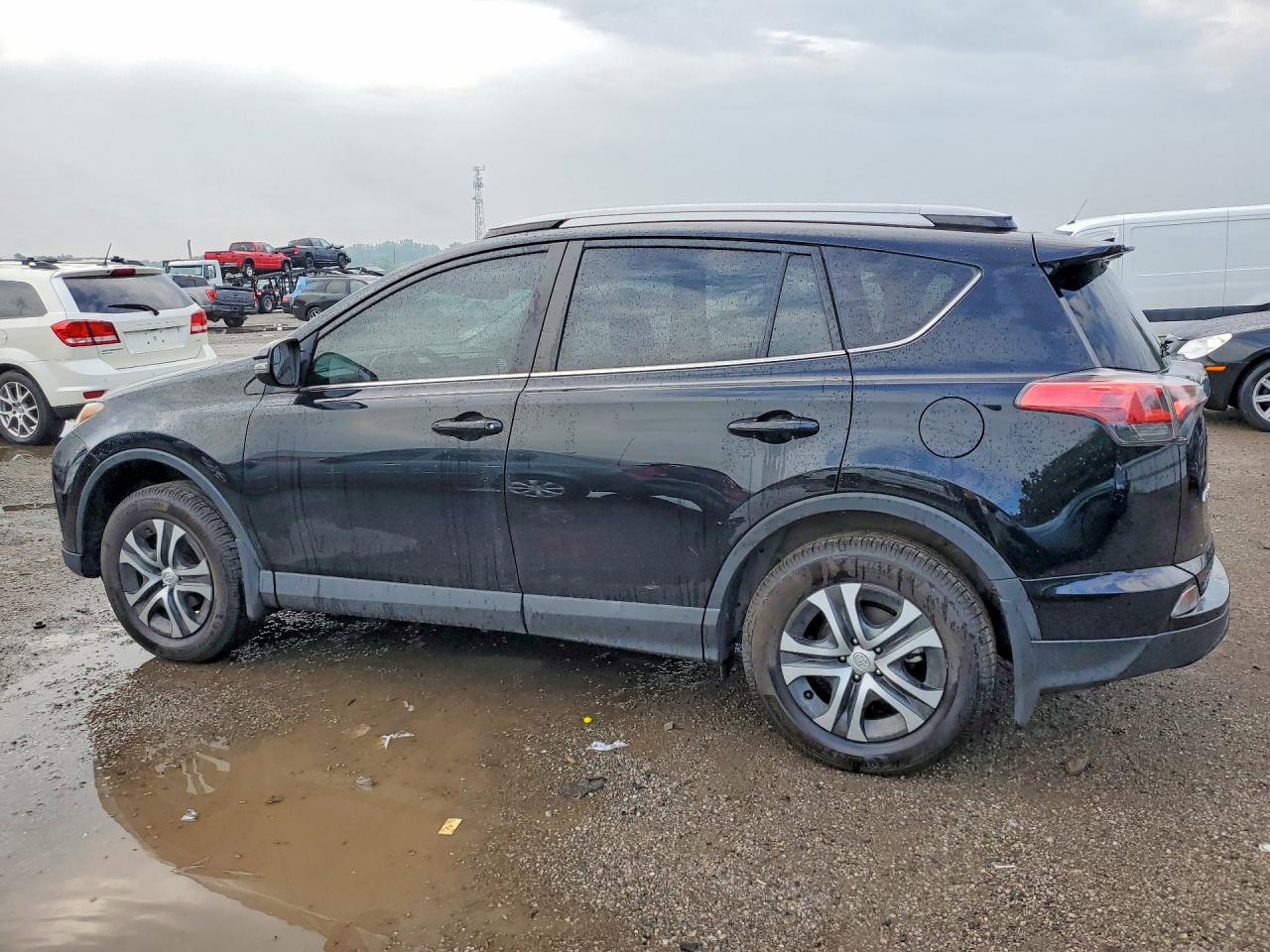 2017 TOYOTA RAV4 LE — снимка 2