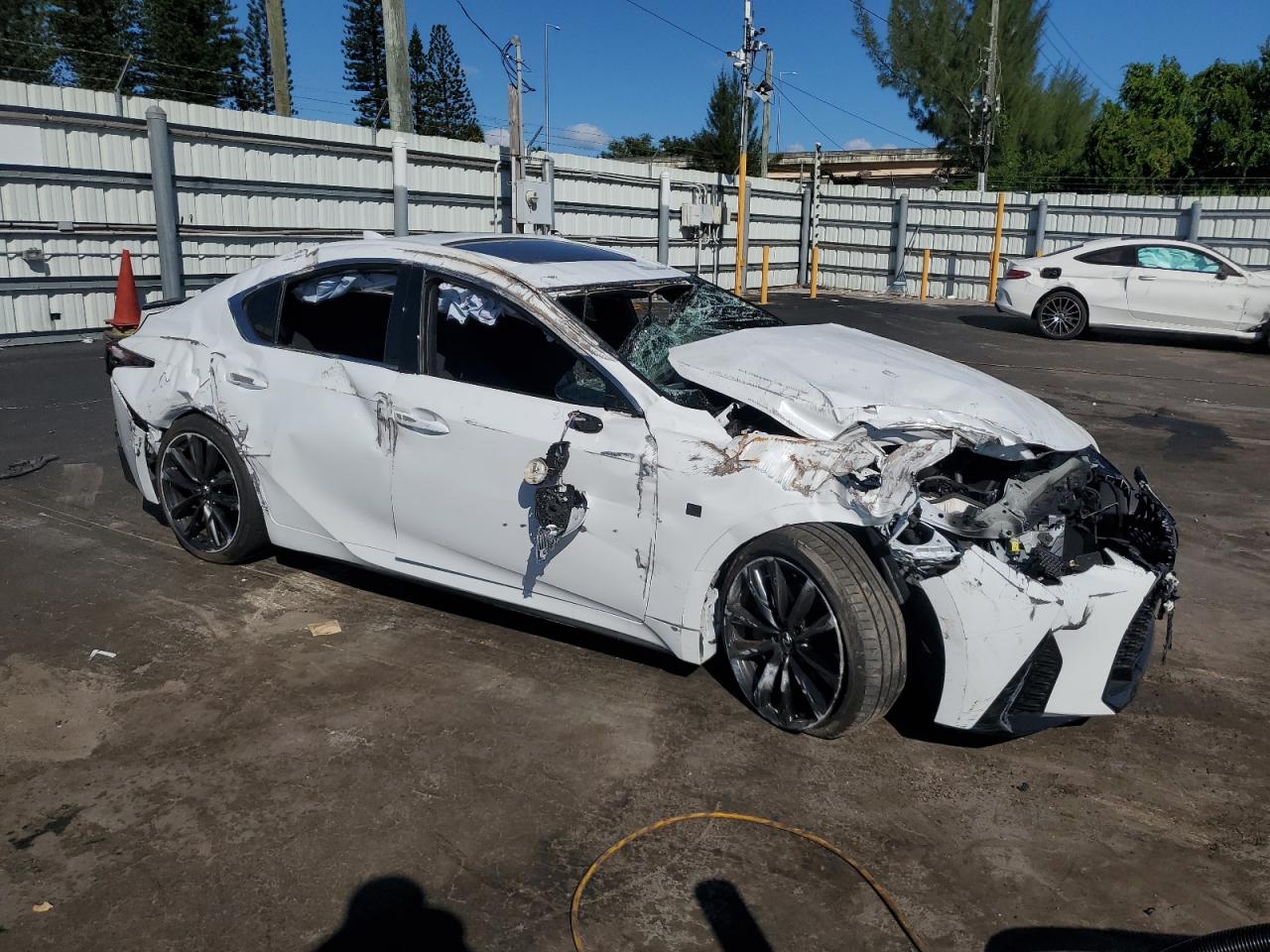 2025 LEXUS IS 350 F SPORT DESIGN — снимка 4