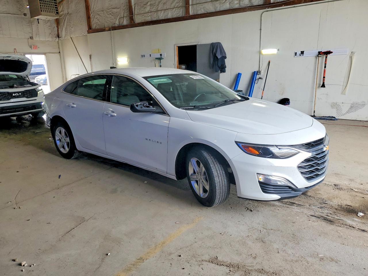 2023 CHEVROLET MALIBU LS — снимка 4
