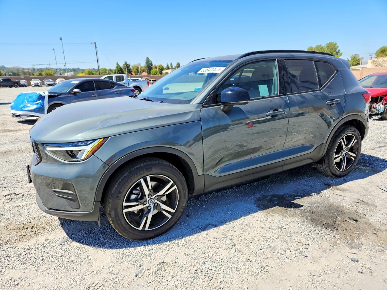 2026 VOLVO XC40 CORE