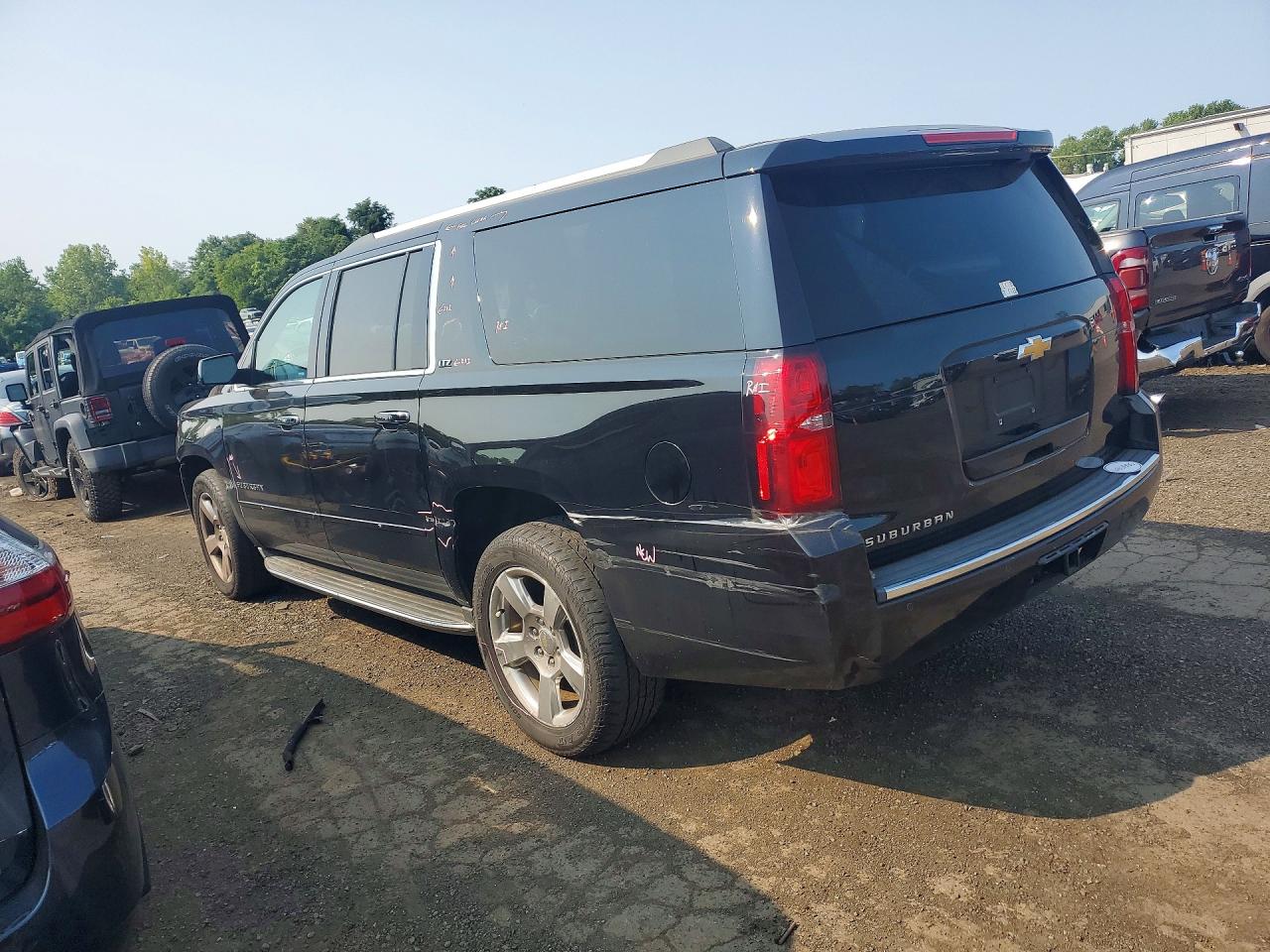 2016 CHEVROLET SUBURBAN K1500 LTZ — снимка 2