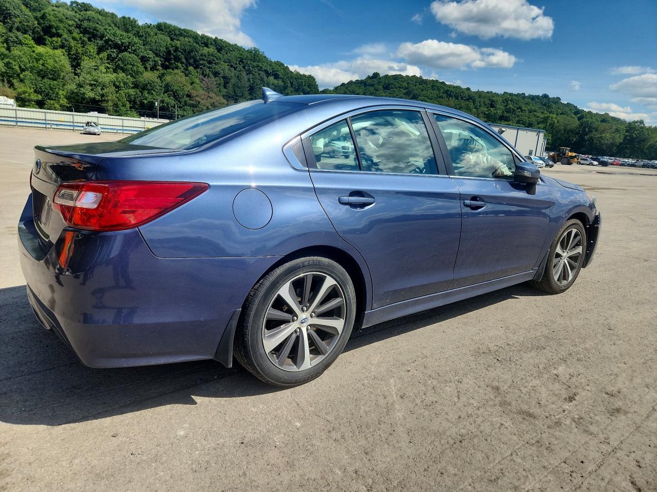 2017 SUBARU LEGACY 2.5I LIMITED — снимка 3