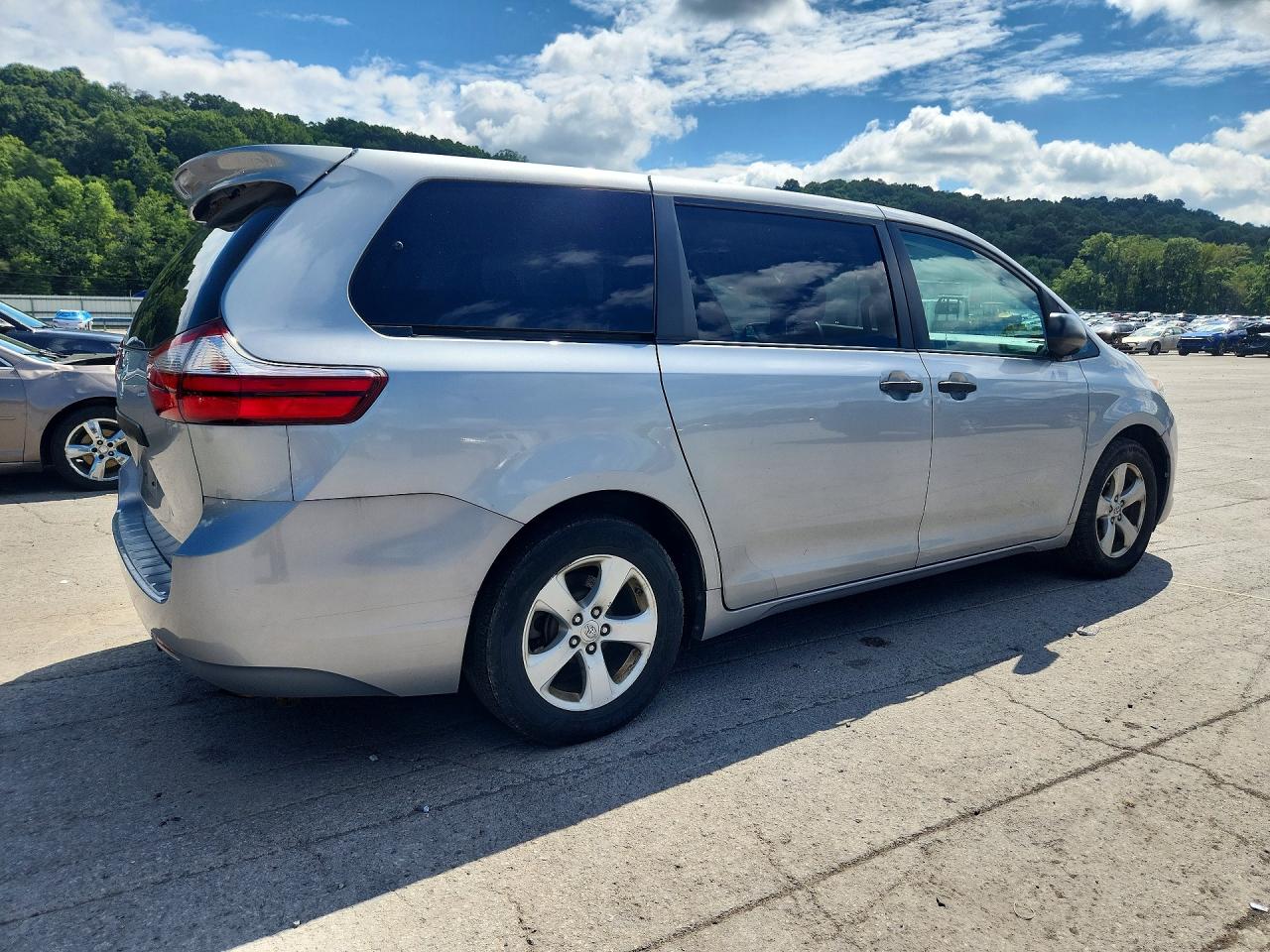 2017 TOYOTA SIENNA L 7-PASSENGER — снимка 3