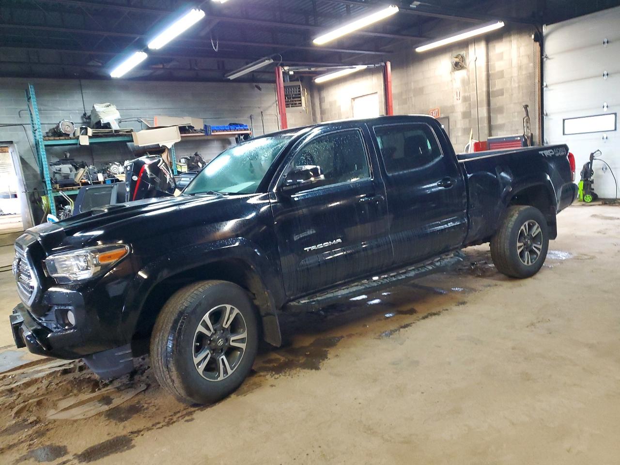 2017 TOYOTA TACOMA SR5 V6