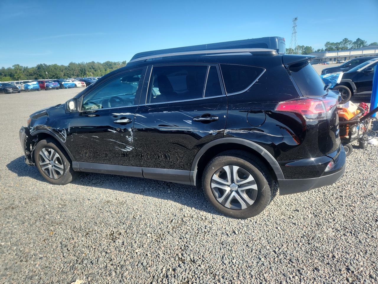 2017 TOYOTA RAV4 LE — снимка 2
