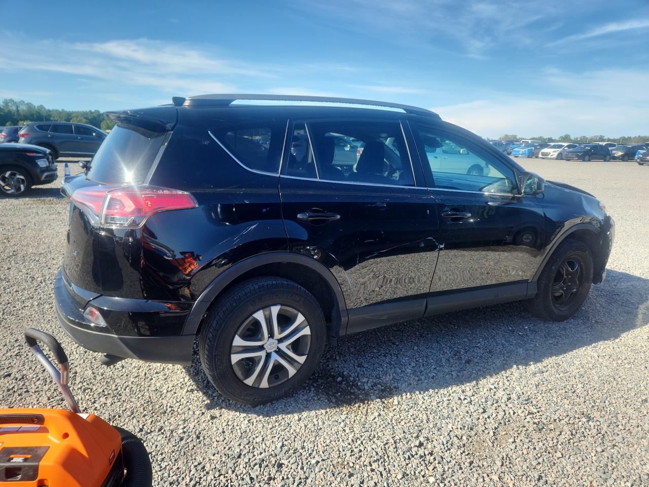 2017 TOYOTA RAV4 LE — снимка 3