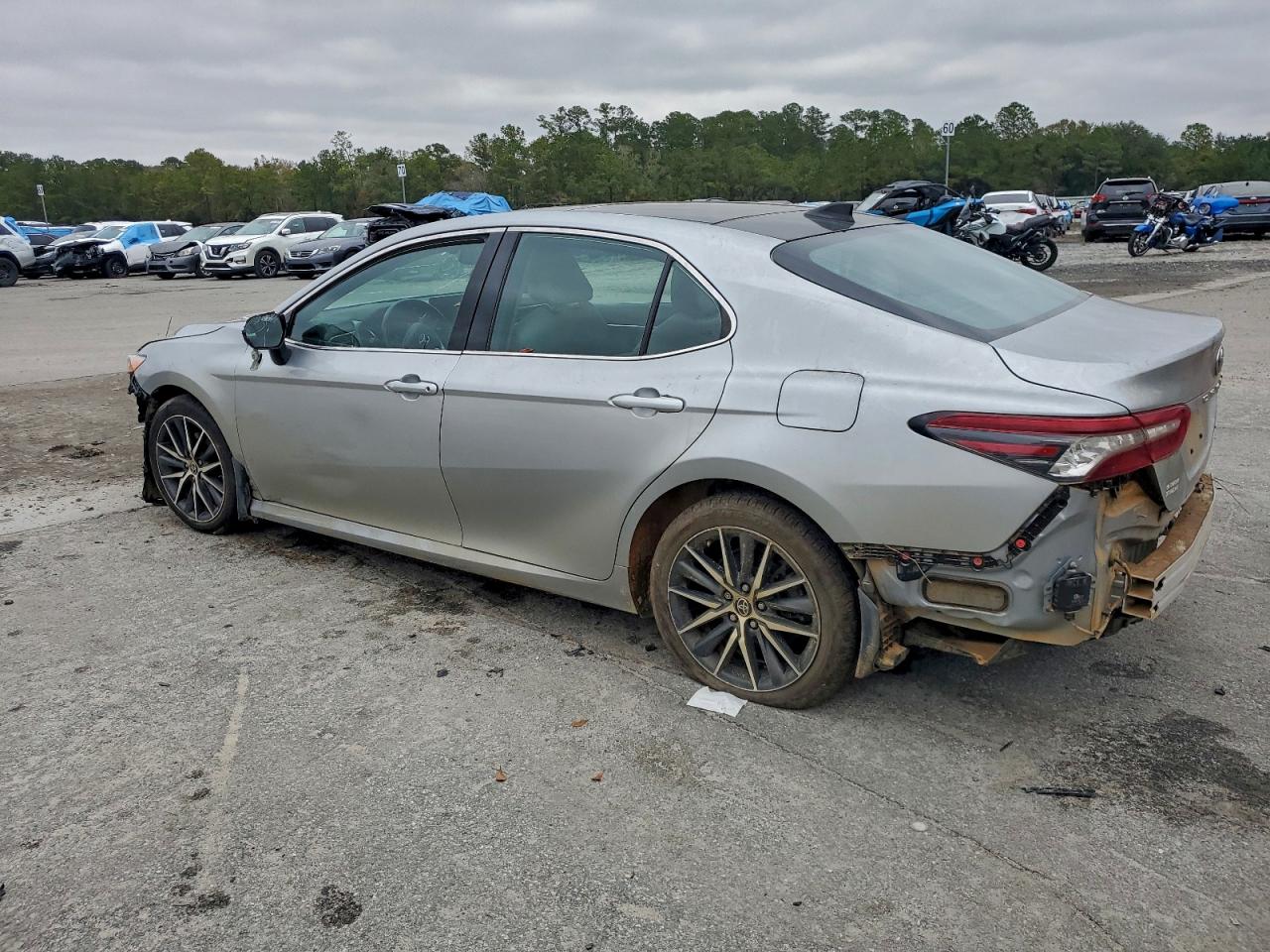 2023 TOYOTA CAMRY XLE — снимка 2