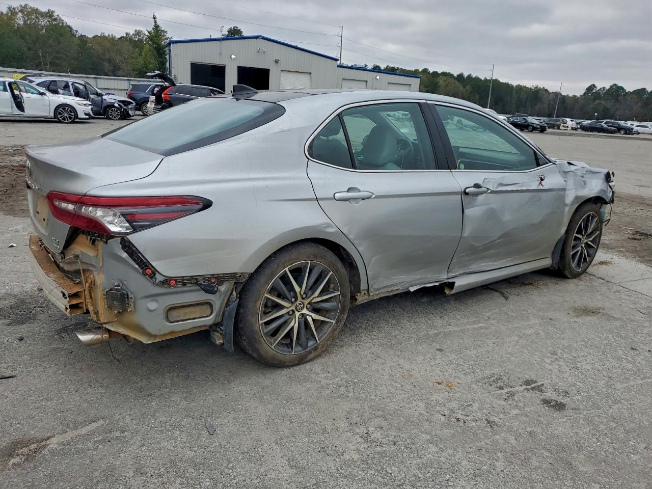 2023 TOYOTA CAMRY XLE — снимка 3