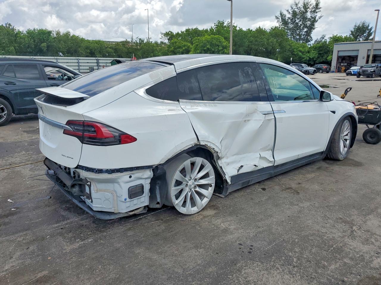 2021 TESLA MODEL X — снимка 3