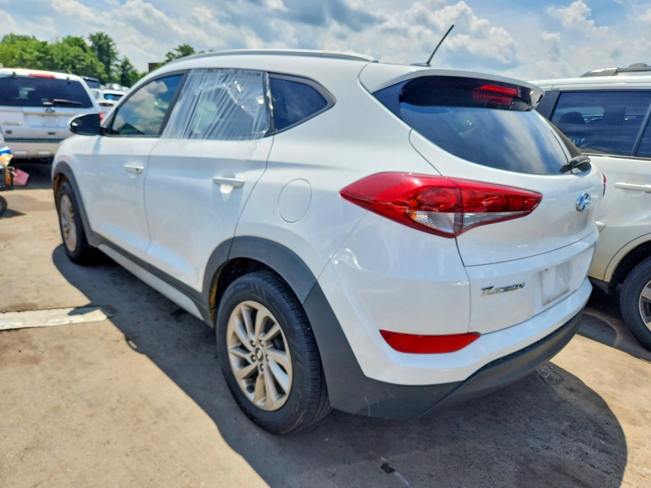 2017 HYUNDAI TUCSON SE — снимка 2